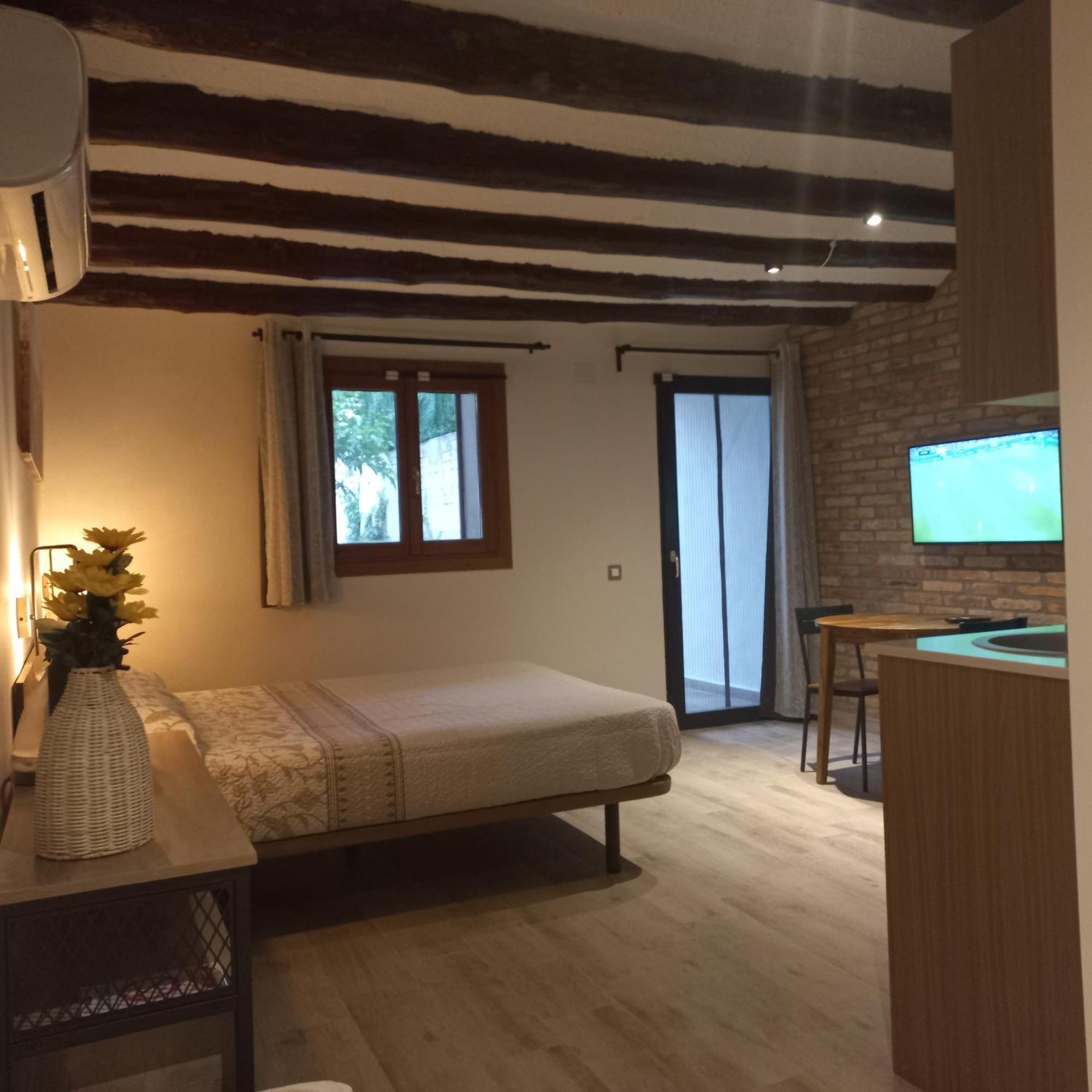La Llacuna Vila-Sana Room photo